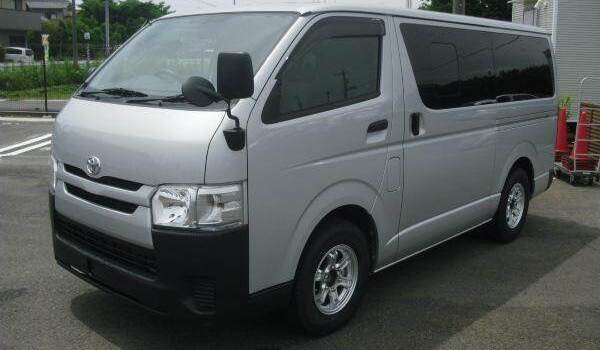 toyota-hiace-1